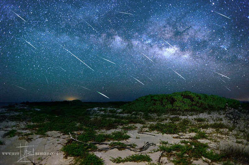 Image: Eta Aquarids timelapse / Jeff Berkes of Jeff Berkes Photography